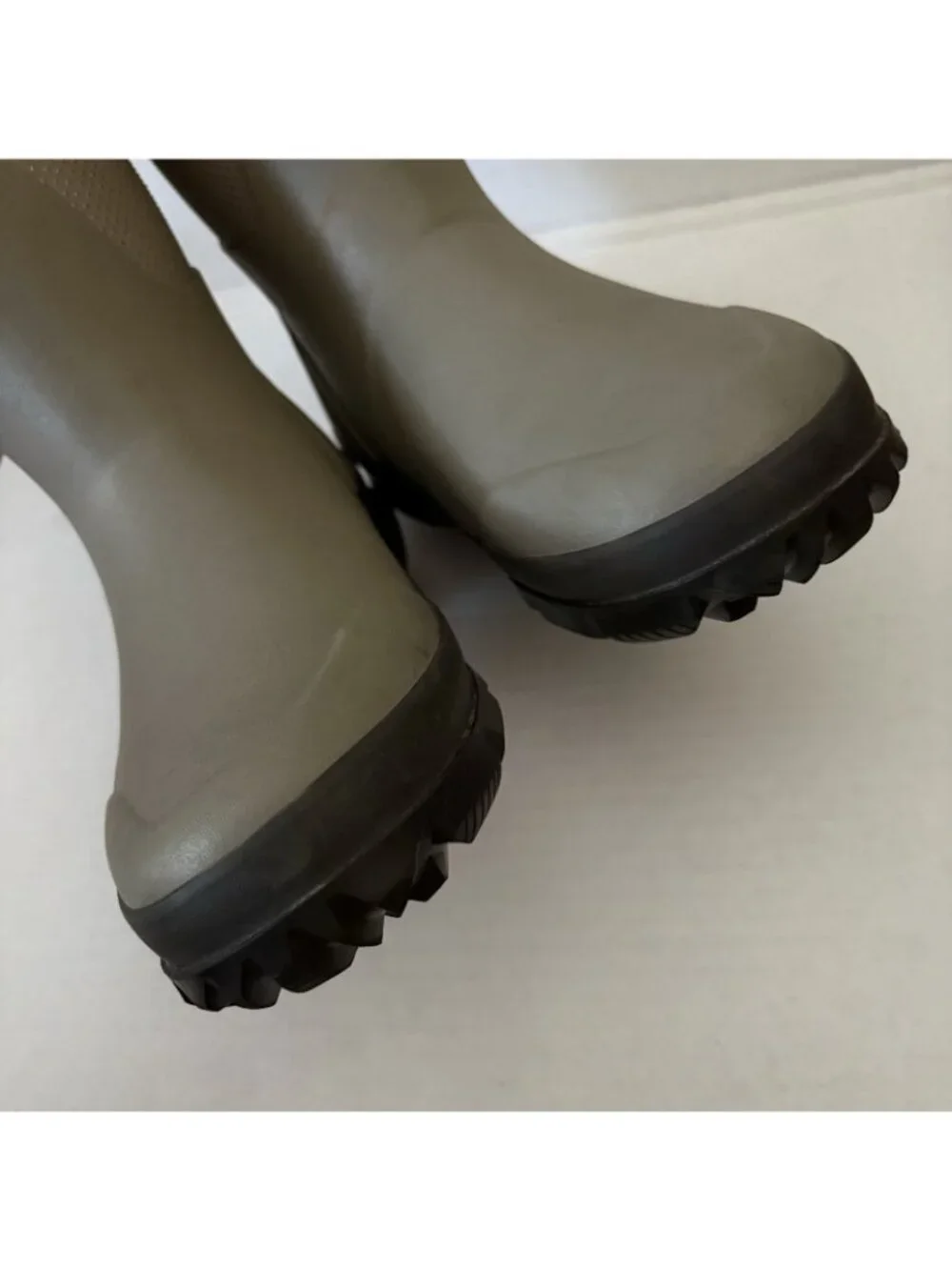 Bogs Big Kids Youth Size 6 Taupe Lined Waterproof Whiteout Dots Winter Boots